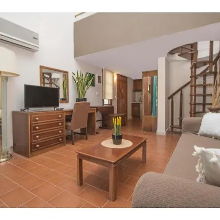 Апарт-отель Corfu Club Maisonette 1 Гоувия